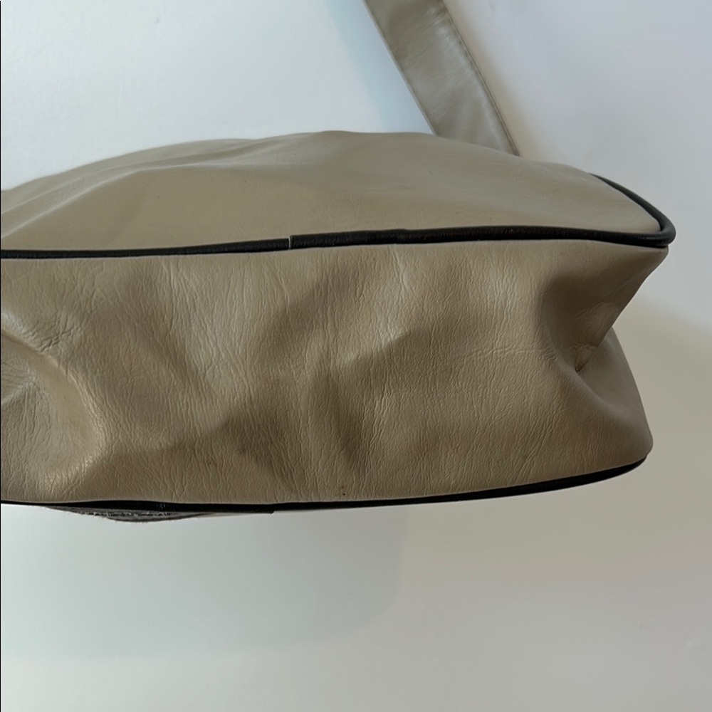 Adidas Tan Messenger Bag with Trefoil Logo, Vintage - Picture 10 of 12
